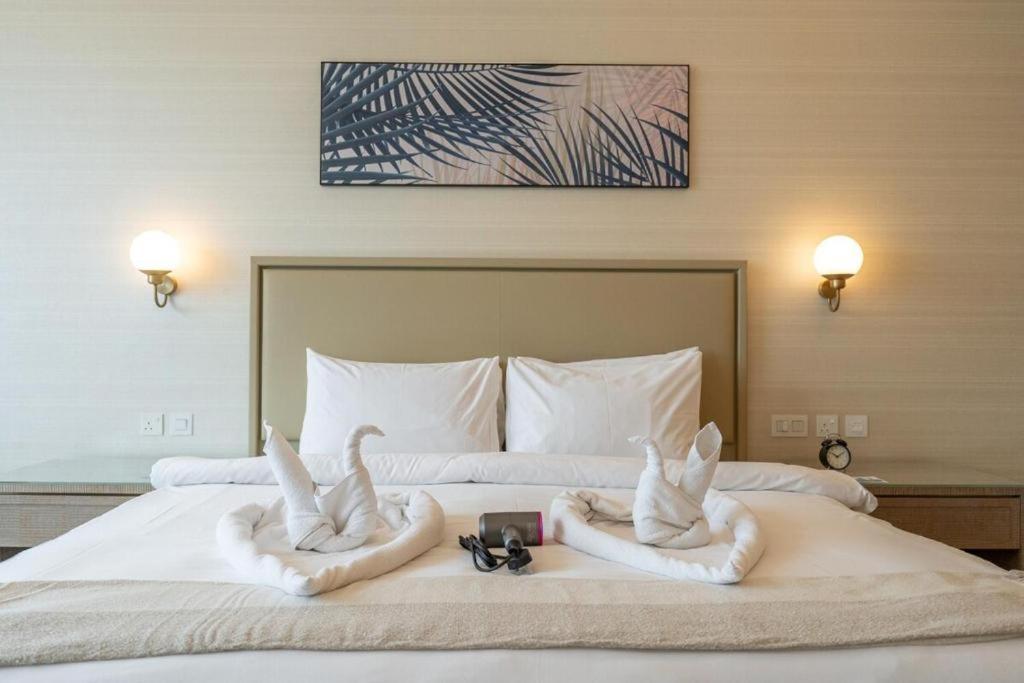 Palm Tower Where Luxury & View Meet In One Place * Dubai